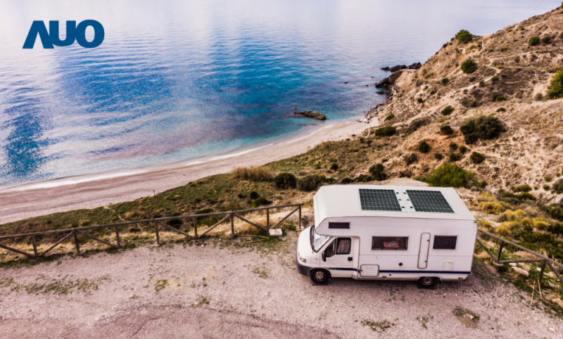 「可撓輕量化太陽光電板SunCurva」使用輕量特殊耐候型複合板取代傳統太陽能板的玻璃前板，不僅降低70%重量，每米平方僅3Kg；具有抗衝擊性能及通過電磁相容性測試，可應用於交通運輸工具，如露營車、遊艇等